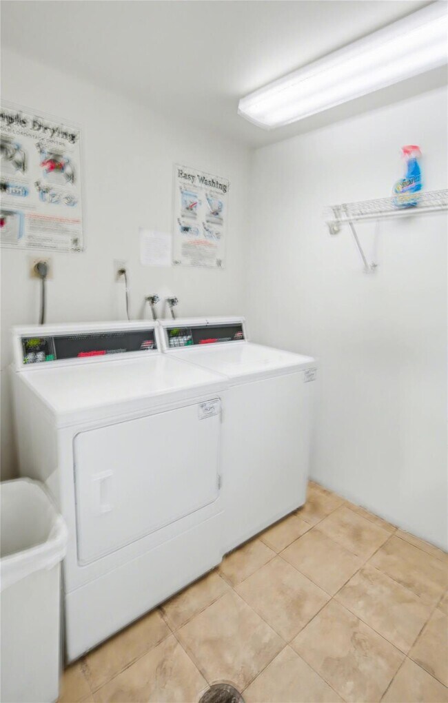 Foto del edificio - 801 N Ocean Blvd