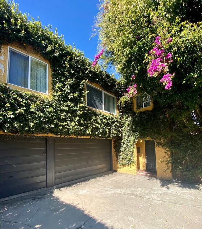 Building Photo - 921 S Curson Ave