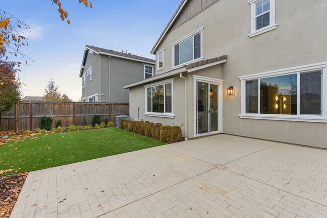 Foto del edificio - 16010 Testarossa St