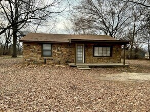 Building Photo - 292 S Double Springs Rd