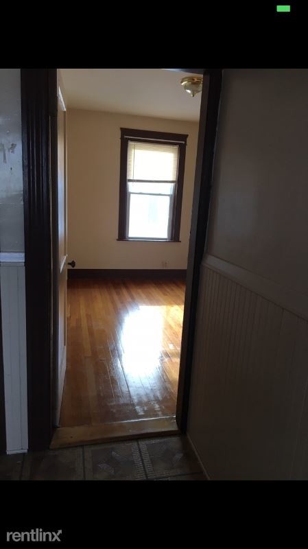 Primary Photo - 16 Knight St