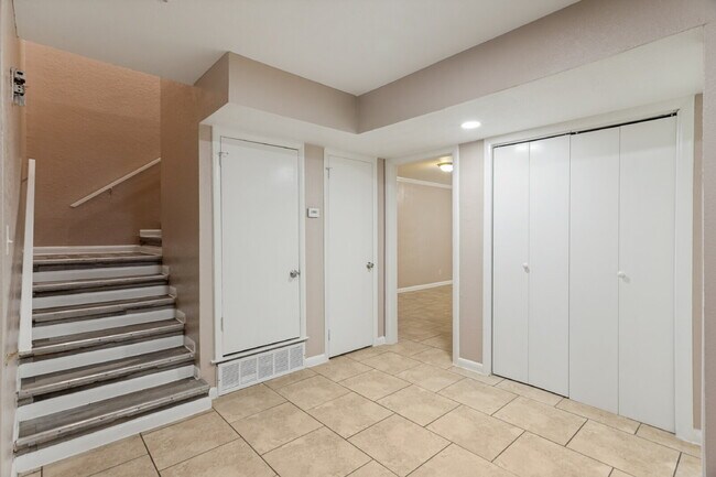 Foto del edificio - Spacious & Modernized Duplex Living in Southwest Fort Worth
