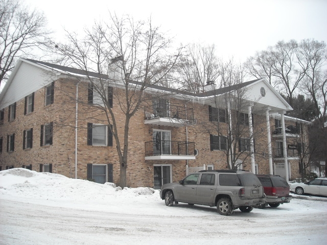 Foto del edificio - Whitcomb Manor