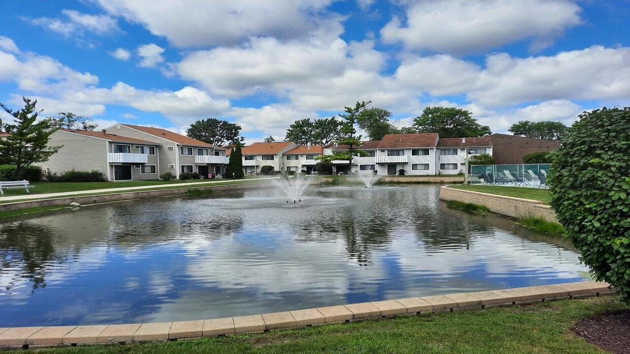 Foto principal - Spacious & Updated 2-Bed, 2-Bath Condo in ...