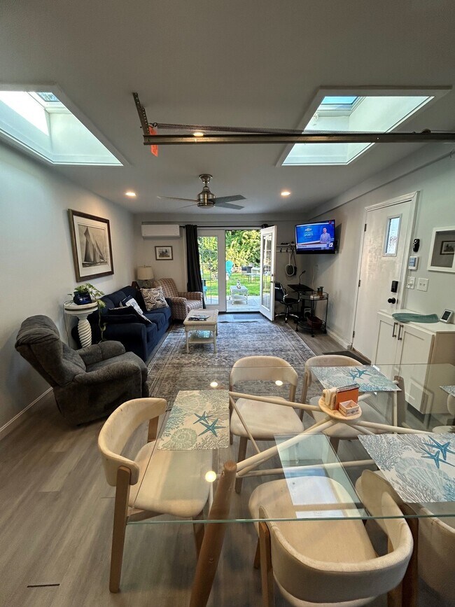 Large Dining space - 16 Dexter St