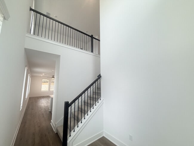 Building Photo - 405 Bauer Lp