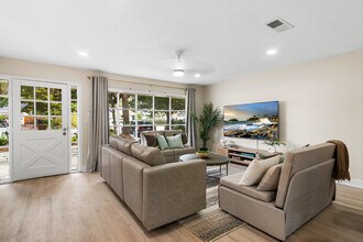 Building Photo - 5315 Shore Dr