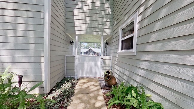 Building Photo - Beautiful Two-Story Home in Neptune Beach availabe early April!