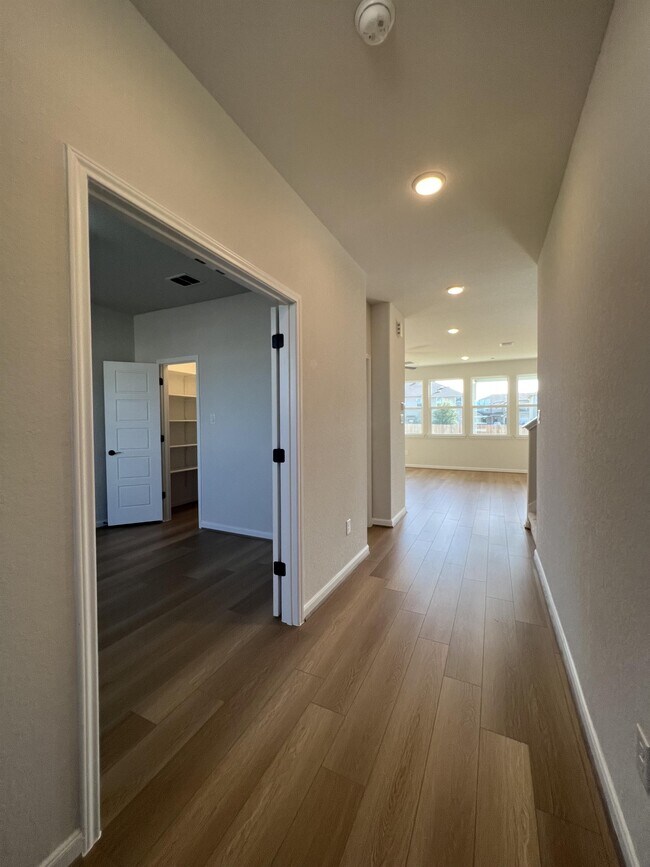 Building Photo - 16630 Daylight Ln