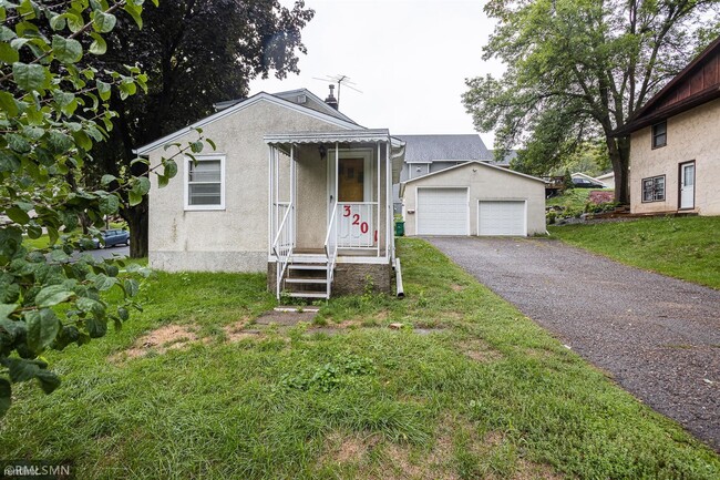 Building Photo - 2 br, 1 bath House - 3201 Halifax Avenue N