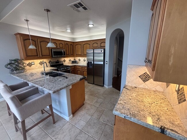Foto del edificio - Beautiful 3-Bedroom Home in Gated Stevenson Ranch Enclave!