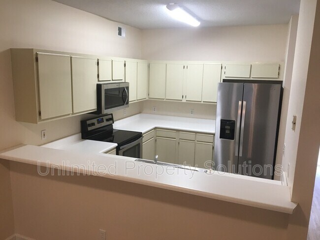 Building Photo - 733 Bragg Dr