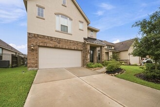 Building Photo - 4926 Chester Lk Ln