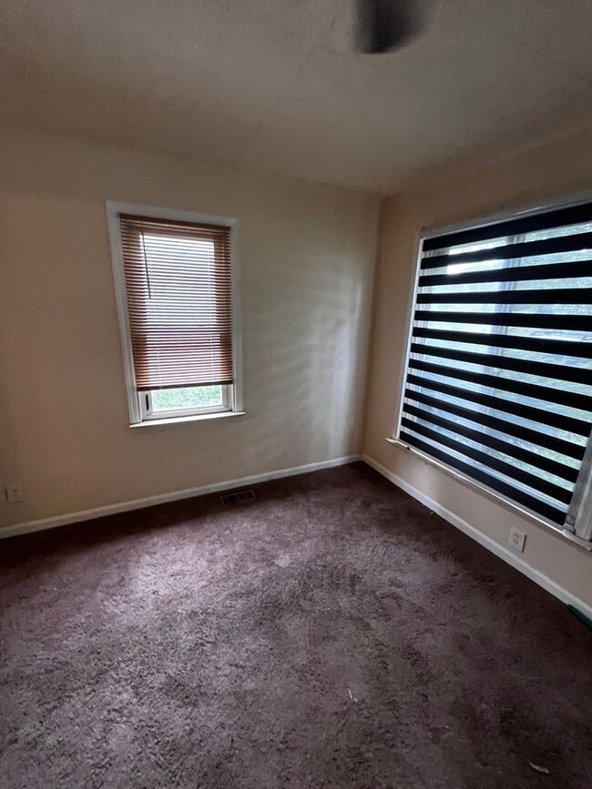 Building Photo - 2 Bedroom Home in Westland
