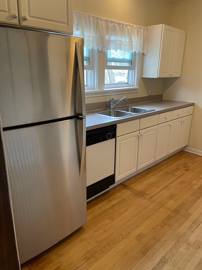 Foto del edificio - 8 E Euclid Ave