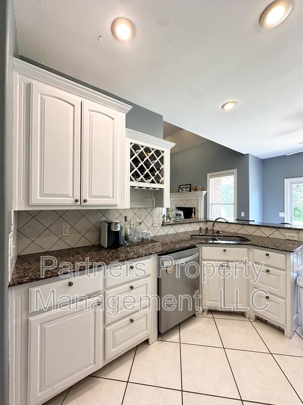 Foto del edificio - 3750 River Bend Dr