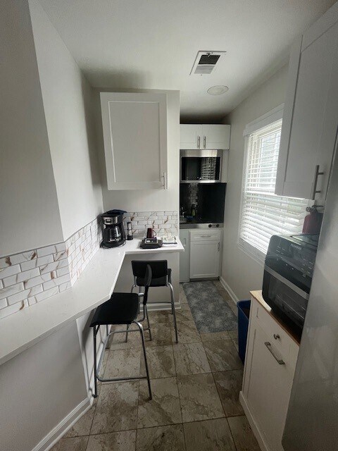 Foto del edificio - 9335 Kings Post Ct