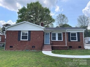 Building Photo - 1607 Russell Ave