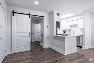 1BR, 1BA - 468SF - Living Room - Tides on Westcreek