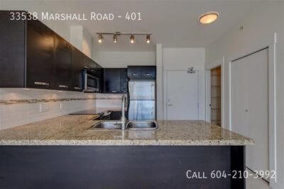 Building Photo - Top Floor Unit