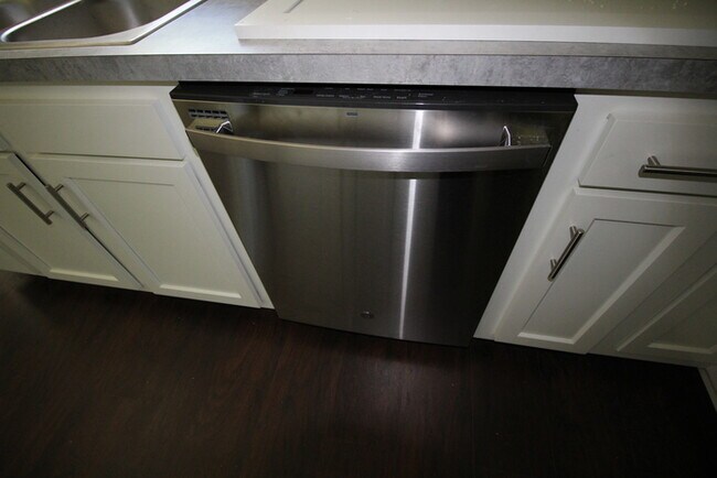 Foto del edificio - 5408 Rayburn Rd