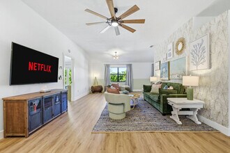 Building Photo - 6924 34th Ave W