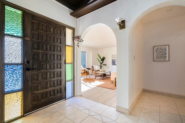 Building Photo - 1096 Corino Real Ct