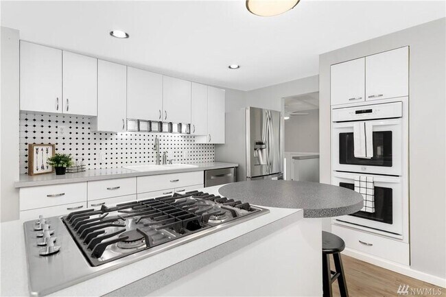 Foto del edificio - 2305 N 156th Pl