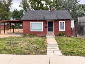 Building Photo - 2808 Woodlawn Ave