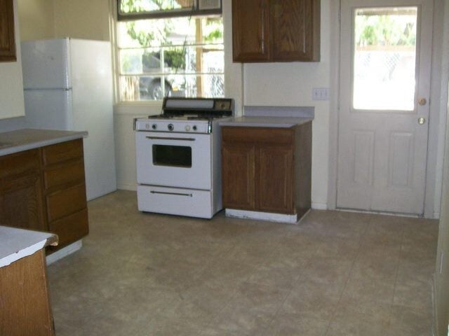 Building Photo - 155 S Hawkes Ct