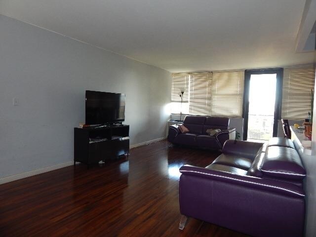 Foto del edificio - 270 Marin Blvd