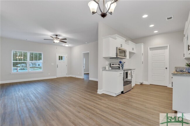Building Photo - 124 Smithfield Dr