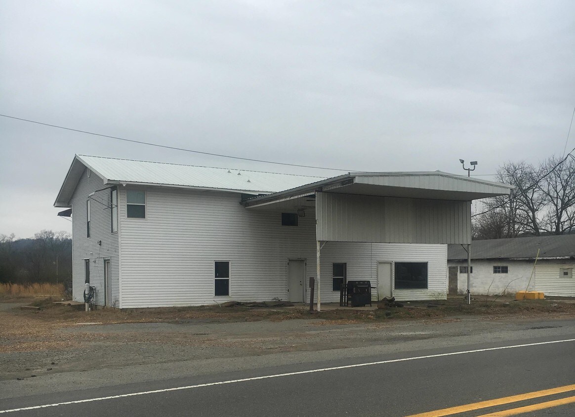Building Photo - 208 Highway 16 E