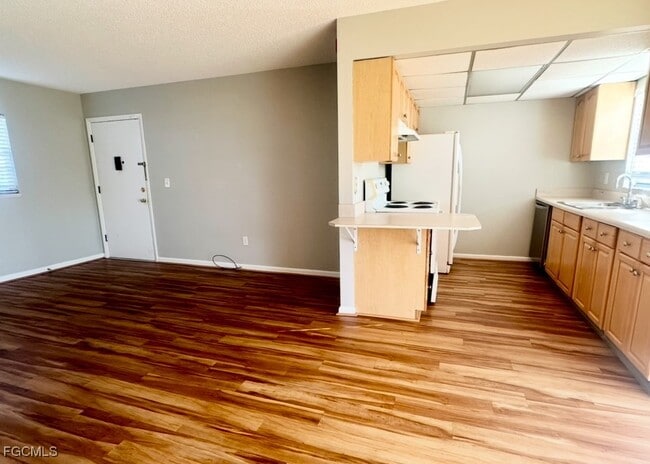 Building Photo - 7019 Cedarhurst Dr