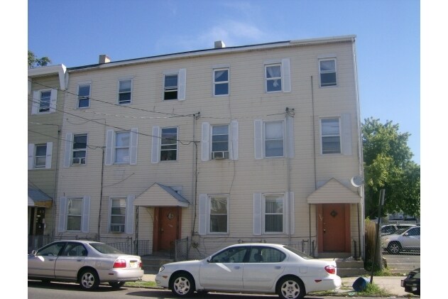 Primary Photo - 313-315 E Jersey St