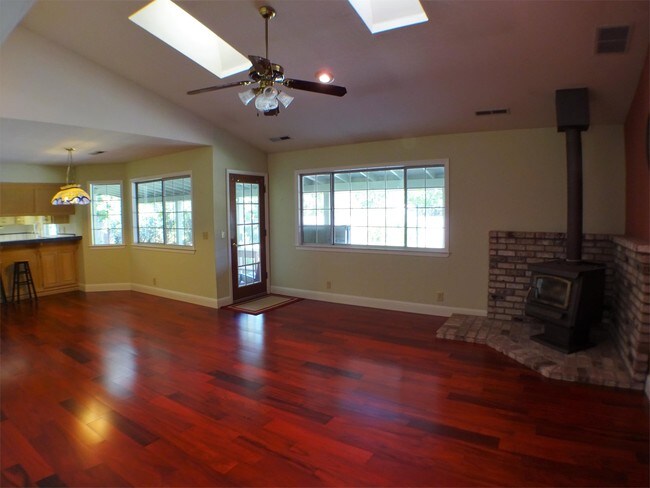 Building Photo - 1764 Durham Dayton Hwy