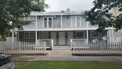 Building Photo - 414 E Park Ave