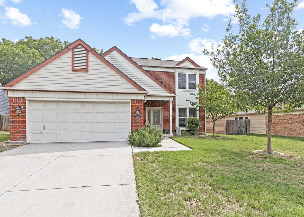 Primary Photo - "Spacious 3-Bed Sanctuary with 2.5 Baths o...