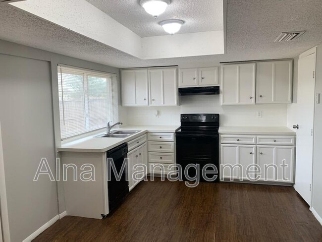 Building Photo - 3409 Castle Rock Ln