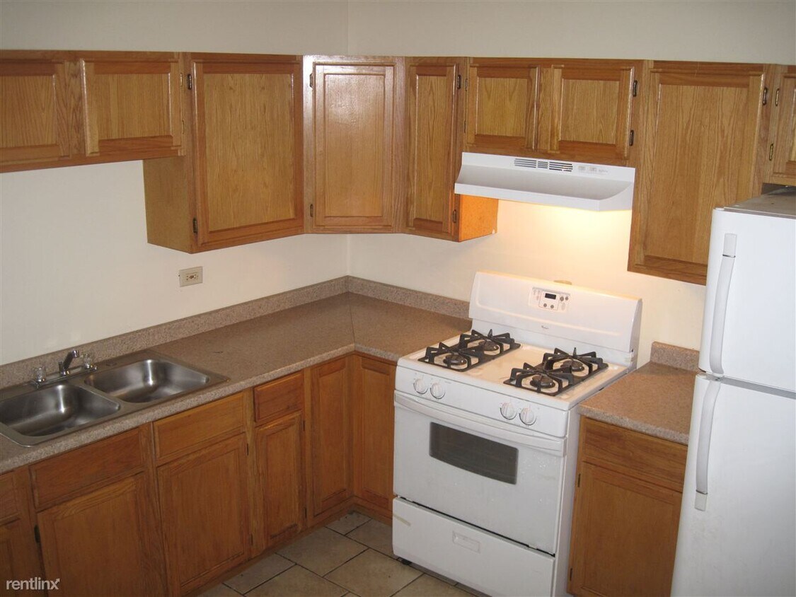 Primary Photo - 1 br, 1 bath Apartment - 432 E 75th St
