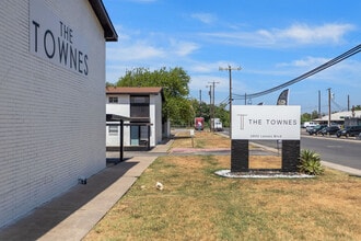 Building Photo - The Townes Townhomes