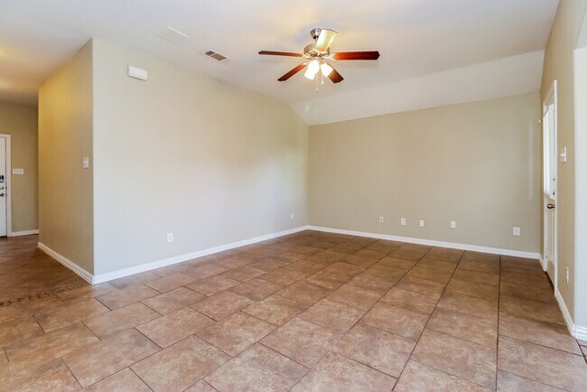 Building Photo - 7608 Hollow Forest Dr