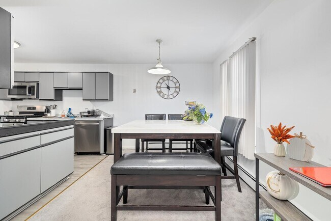 Foto del edificio - 5 Riverview Ct