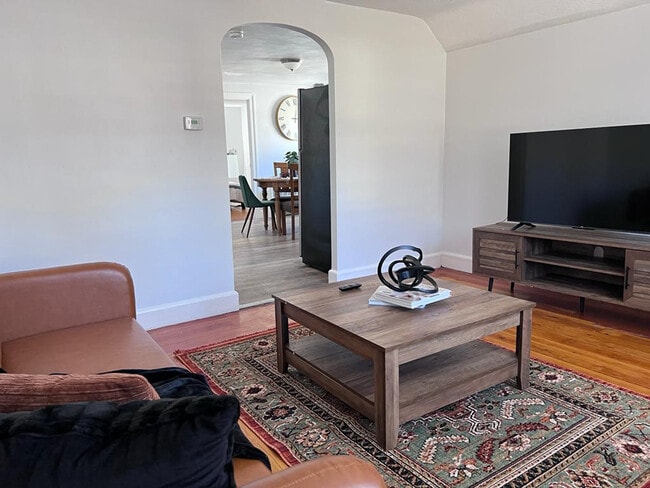 Foto del edificio - 665 Mendon Rd