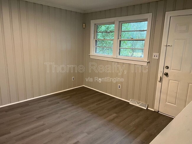 Foto del edificio - 1328 S Franklin St