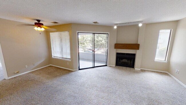 Building Photo - 3628 Iguana Dr
