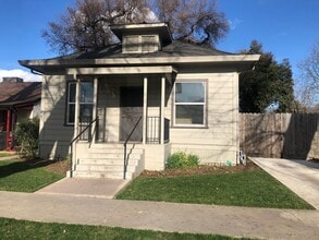 Building Photo - 612 16th St