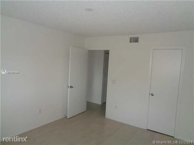Foto del edificio - 1 br, 1 bath Condo - 3620 N 56th Ave