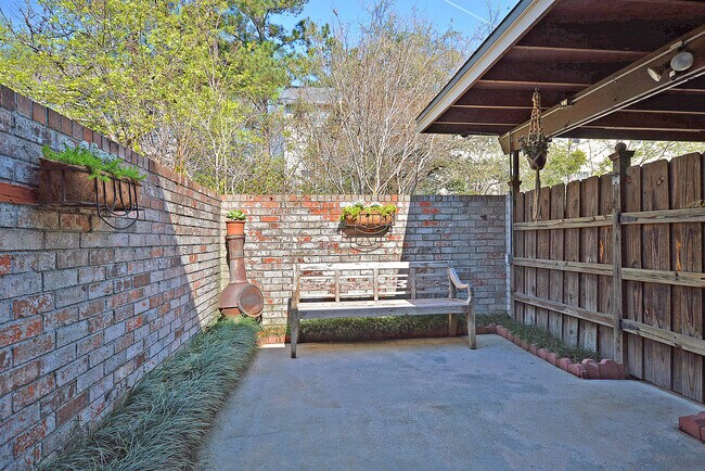 Foto del edificio - 37 Brighton Cir