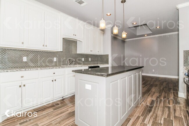 Foto del edificio - 7314 Mosley St